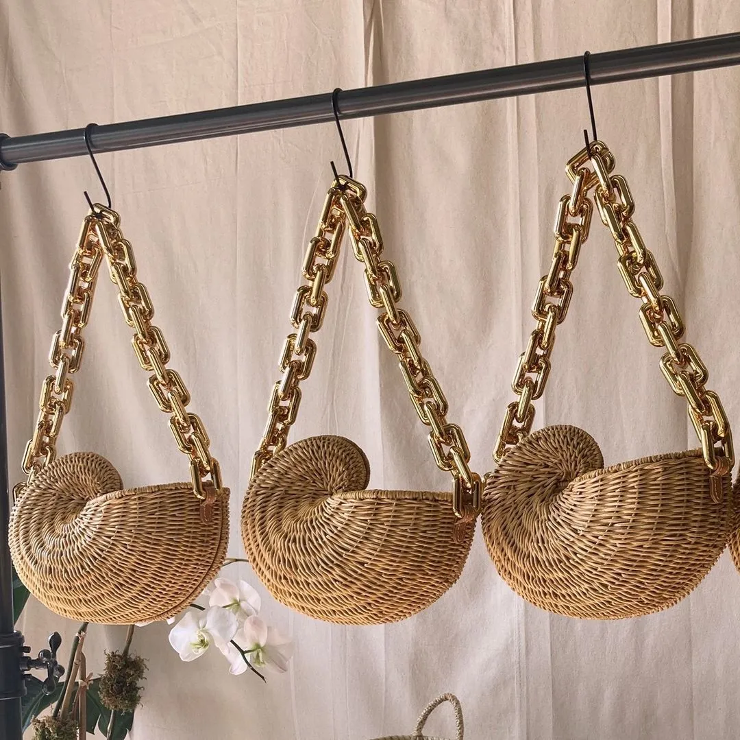 Fashion Conch Straw Shoulder Crossbody Bags for Women Brand Wicker Woven Straw Bag Designer Rattan Female Purses and Clutch 2022